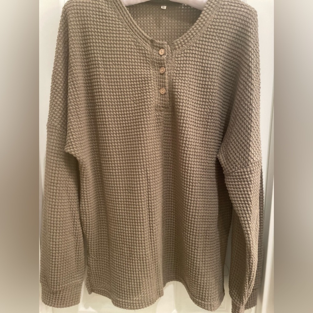 NWOT Henley top
